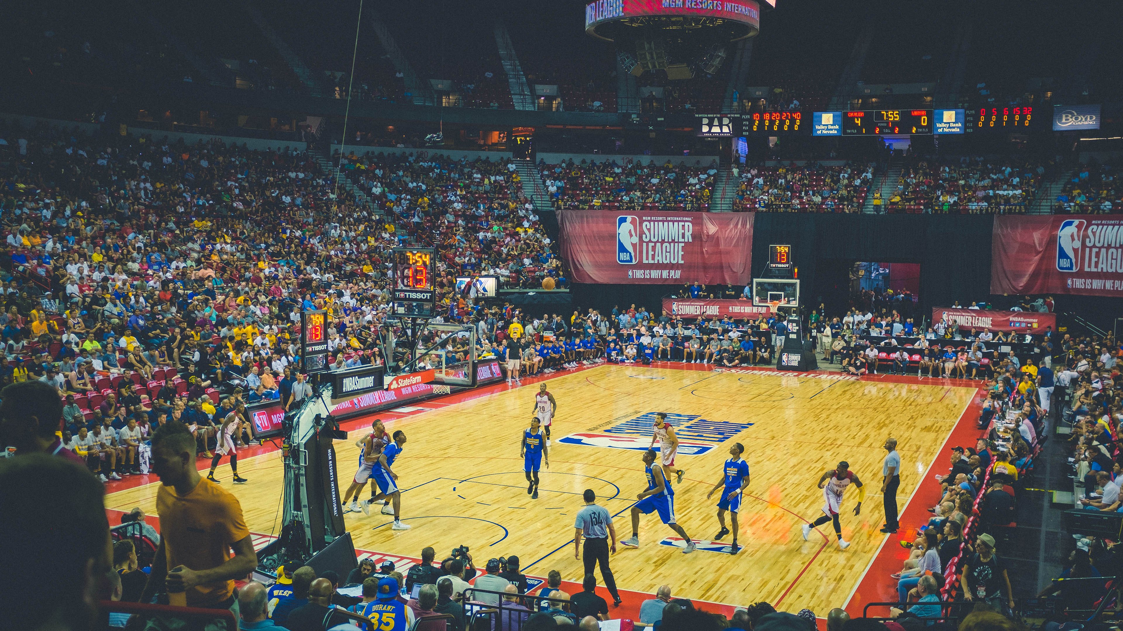 NBA球队训练中模拟实战情境的技术实现研究，篮球战术模拟